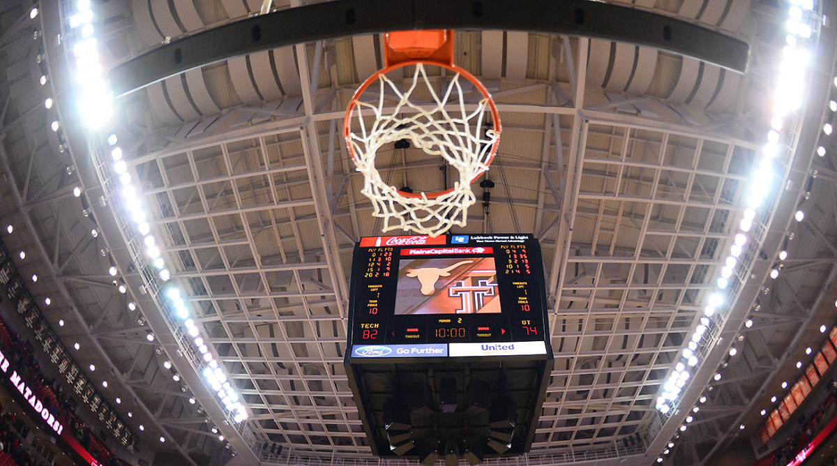 college-basketball-quarters-halves.jpg
